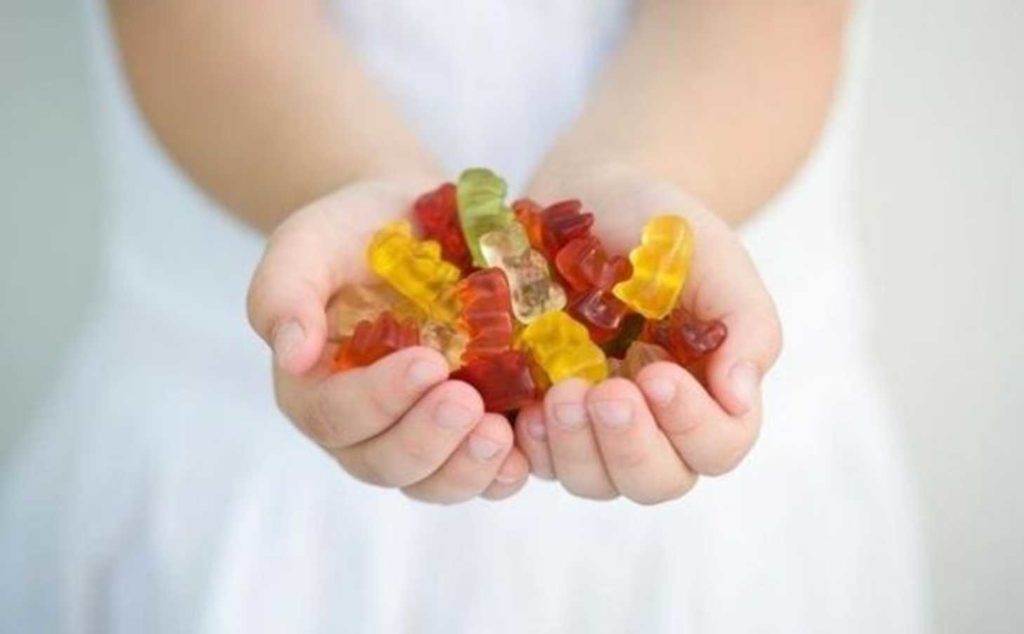 فوائد ومخاطرحلوى الفيتامينات للأطفال