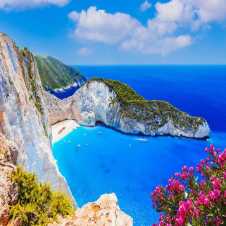 أجمل الجزر اليونانية لقضاء شهر عسل لا ينسى 