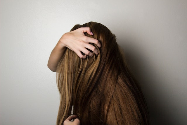 أشياء توقف تساقط الشعر الشديد عند النساء.. علاج تساقط الشعر في المنزل