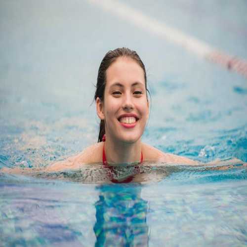 فوائد السباحة للنساء غير متوقعة منها الحفاظ على وزن مثالي ومحاربة الاكتئاب 