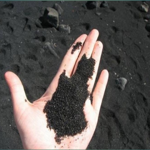 مكونات الرمال السوداء