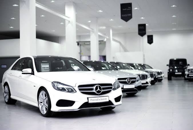 أحسن 5 مواقع بيع السيارات في الإمارات