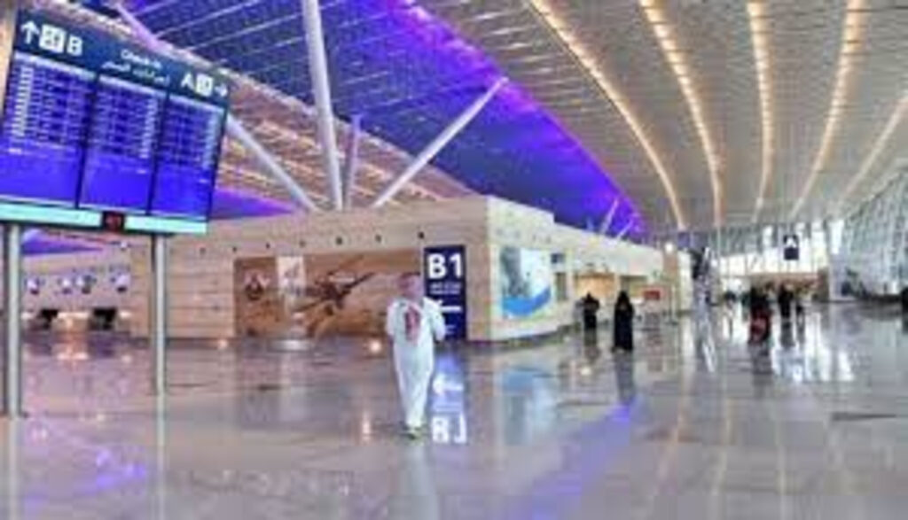 كيف اعرف الرحلات القادمة إلى مطار جدة.. استعلامات مطار الملك عبدالعزيز